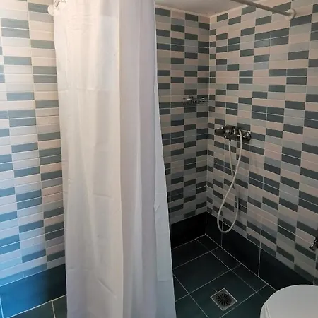 Eleftheria פארוס