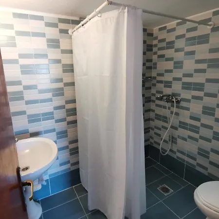 Eleftheria מלון פארוס