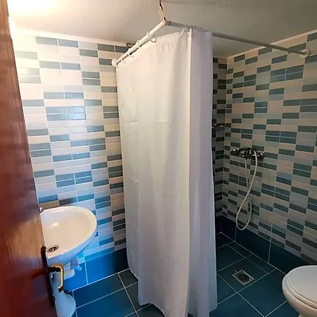 Eleftheria Парос