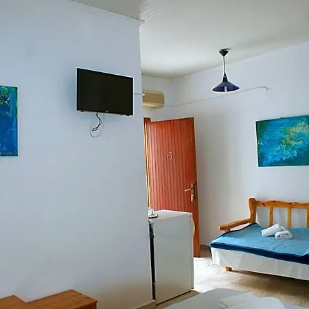 Eleftheria Парос