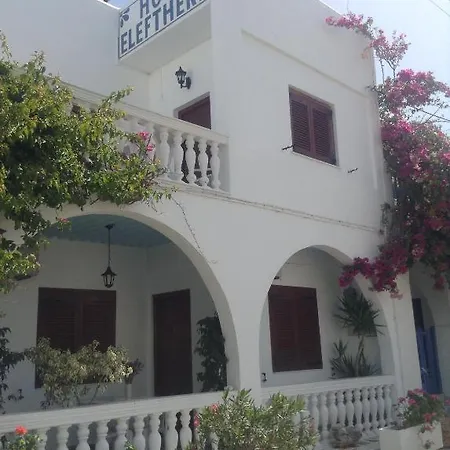 Eleftheria מלון *