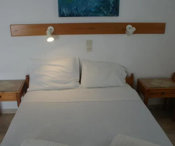 ελευθερία Ξενοδοχείο *