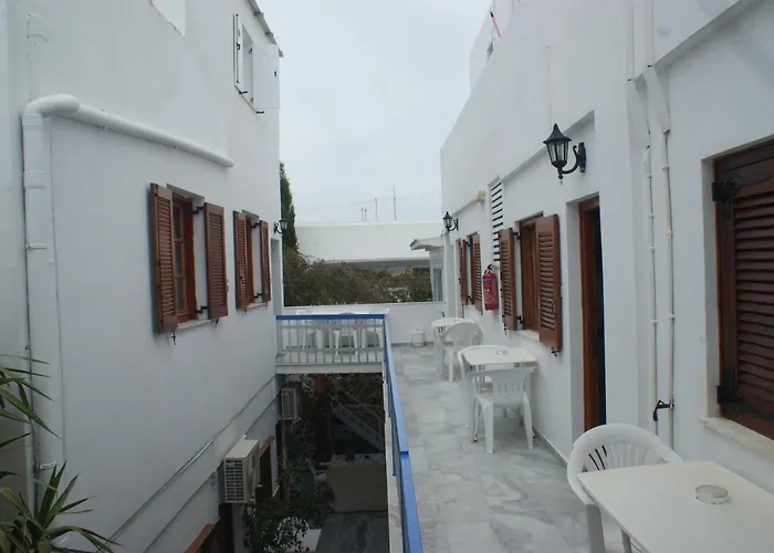 ελευθερία Ξενοδοχείο *