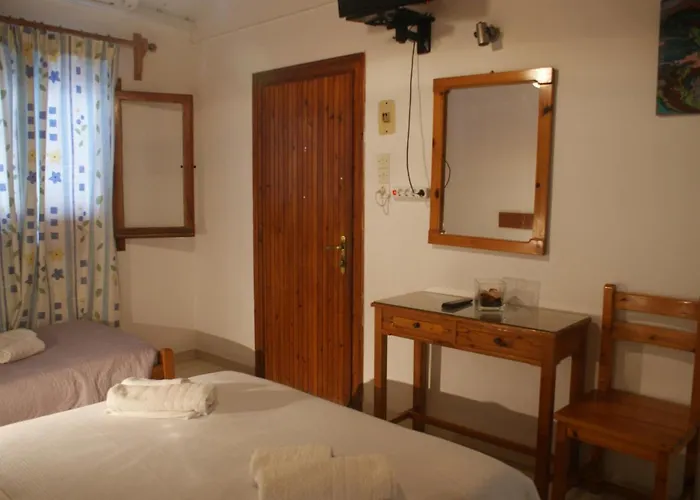 Ξενοδοχείο ελευθερία *