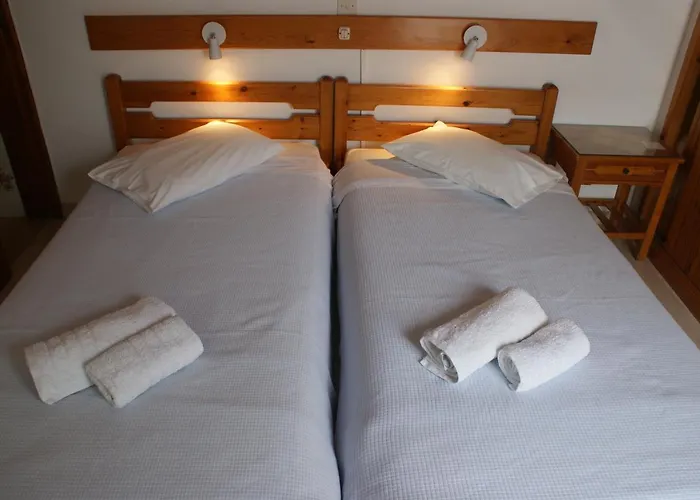 Ξενοδοχείο ελευθερία *